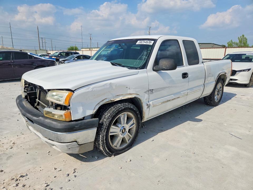 CHEVROLET SILVERADO 2003 with VIN 2GCEC19V431118319 - Photo from auction