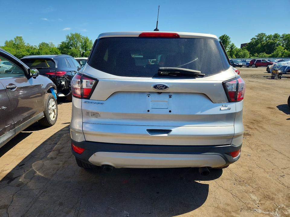 Foto 6 de la subasta – 2017 FORD ESCAPE con VIN 1FMCU9GD9HUD95598