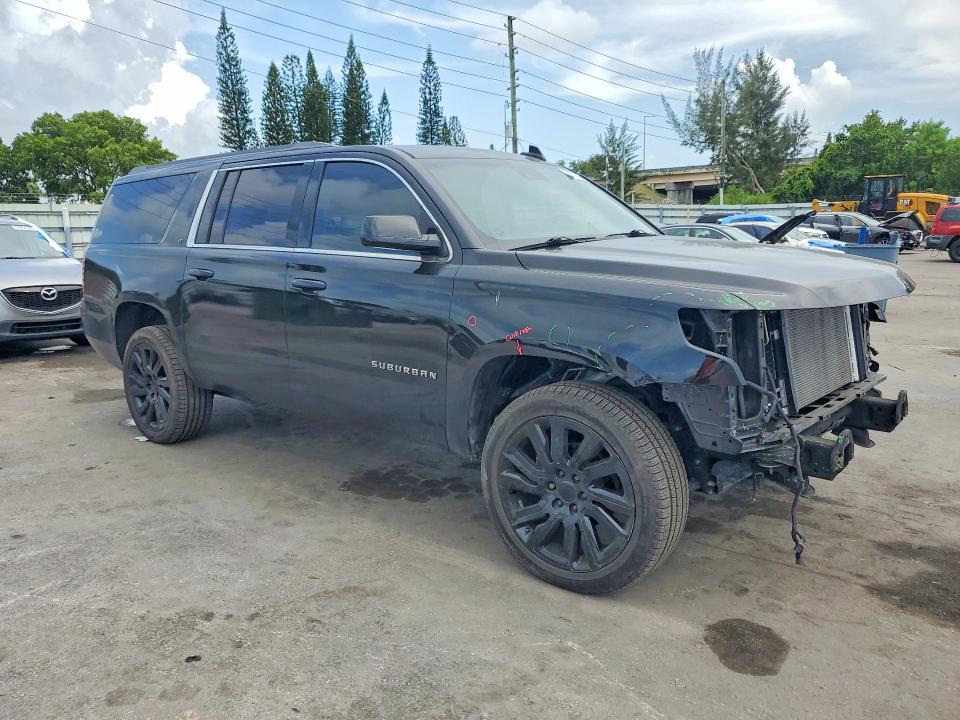 Photo 4 from auction – 2018 CHEVROLET SUBURBAN with VIN 1GNSCHKC6JR347438