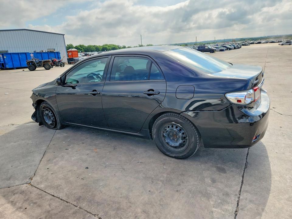 Фото 2 с аукциона – 2013 TOYOTA COROLLA с VIN 5YFBU4EE7DP197057