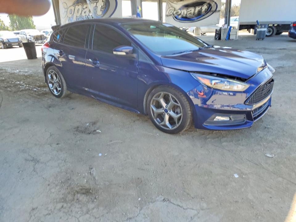 Photo 4 from auction – 2016 FORD FOCUS with VIN 1FADP3L93GL362976