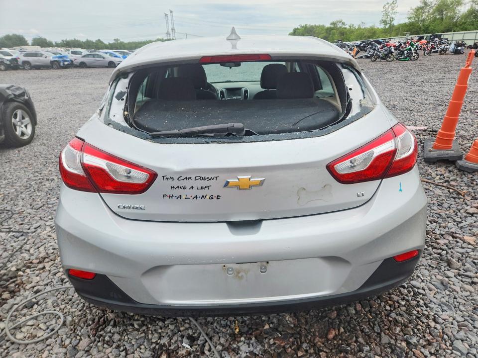 Photo 6 from auction – 2018 CHEVROLET CRUZE with VIN 3G1BE6SM5JS599347