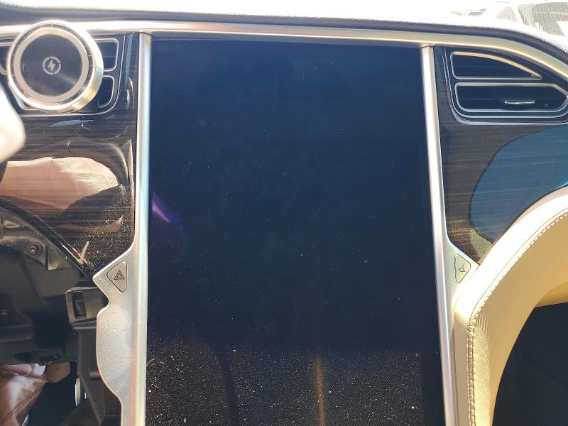 Photo 9 from auction – 2014 TESLA MODEL S with VIN 5YJSA1H16EFP35857