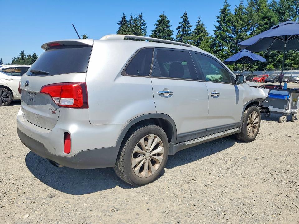Photo 3 from auction – 2014 KIA SORENTO with VIN 5XYKU4A72EG491494