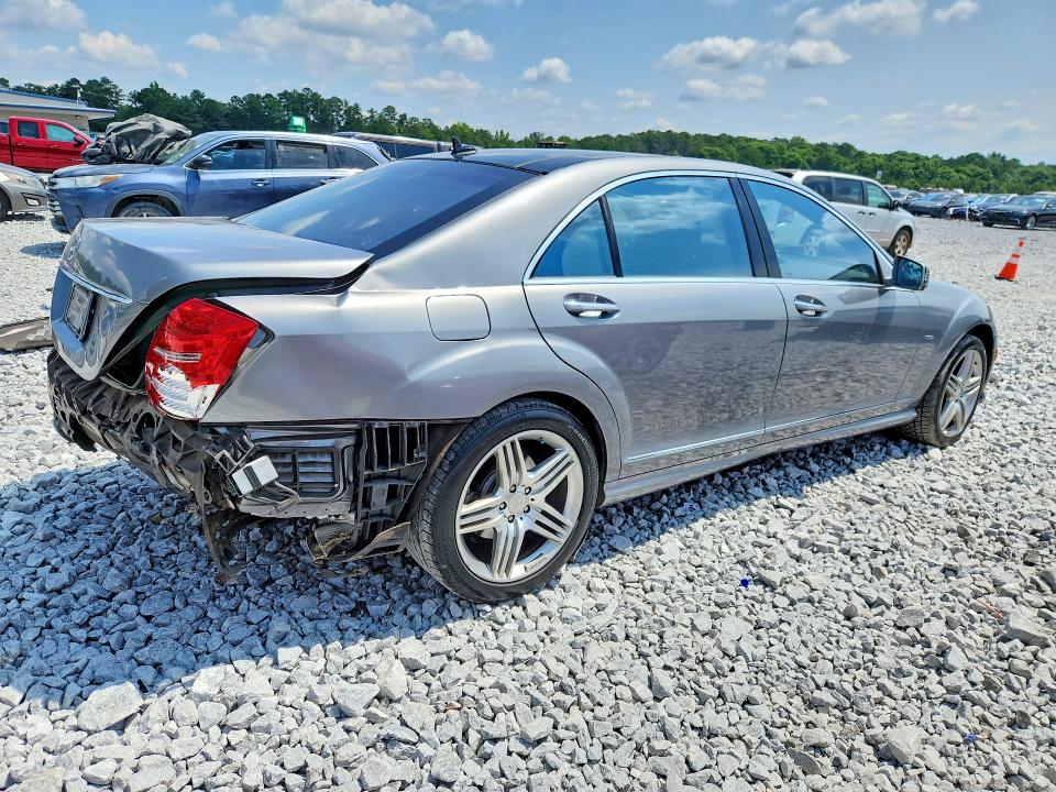 Photo 3 from auction – 2012 MERCEDES-BENZ S with VIN WDDNG7DB5CA428155