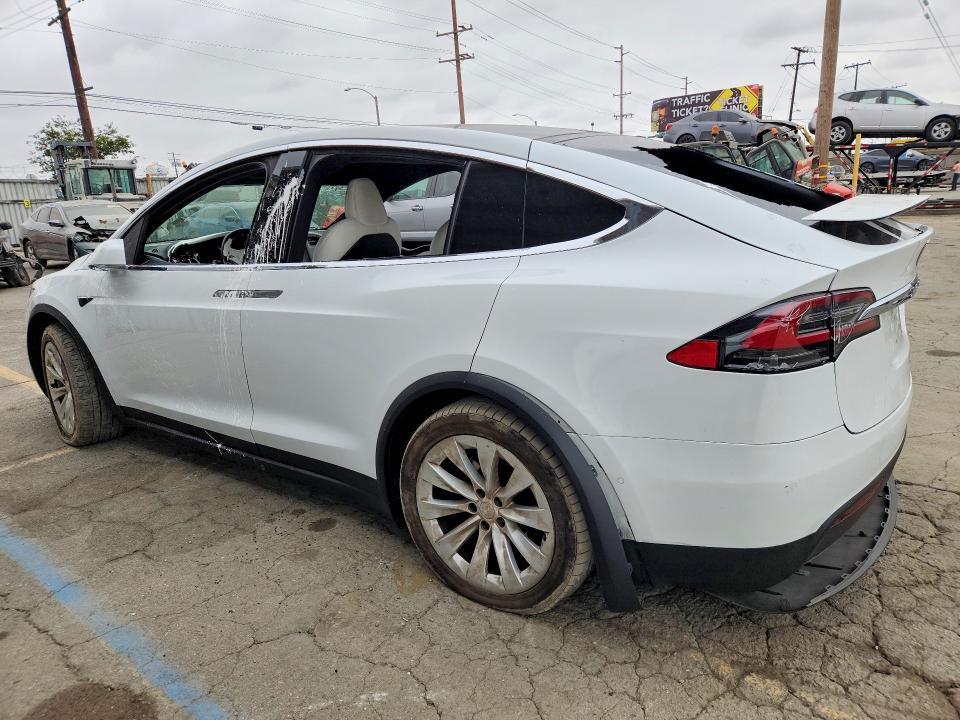 Photo 2 from auction – 2021 TESLA MODEL X with VIN 5YJXCDE21MF311418
