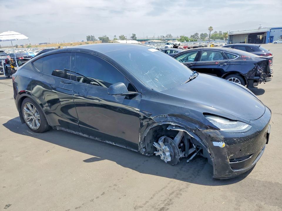 Photo 4 from auction – 2021 TESLA MODEL Y with VIN 5YJYGAEE5MF299680