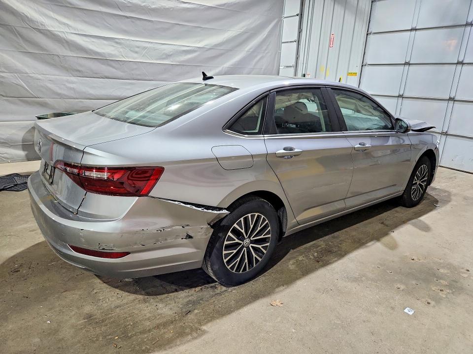 Photo 3 from auction – 2020 VOLKSWAGEN JETTA with VIN 3VWCB7BU1LM045771