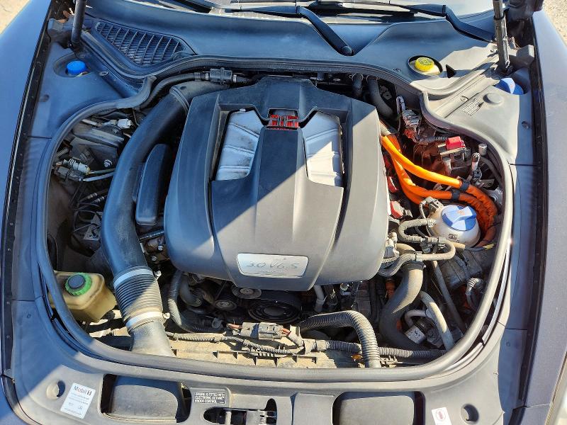 Photo 11 from auction – 2015 PORSCHE PANAMERA with VIN WP0AD2A78FL040849