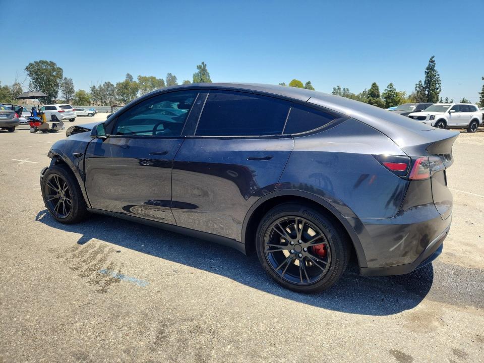 Фото 2 с аукциона – 2025 TESLA MODEL Y с VIN 7SAYGDED1SF321151