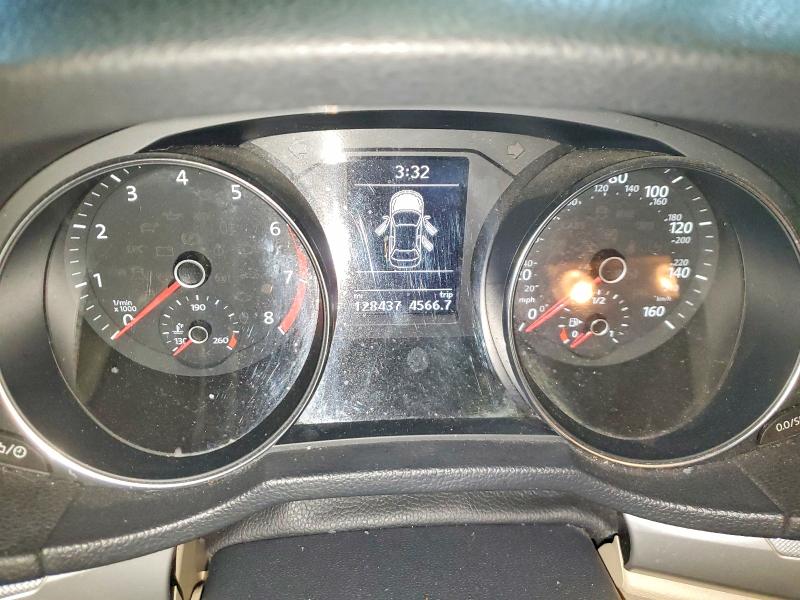 Photo 9 from auction – 2017 VOLKSWAGEN PASSAT with VIN 1VWAT7A37HC025403