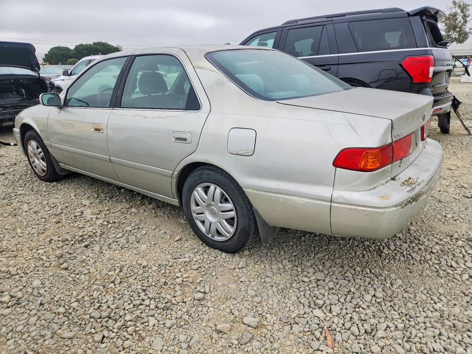 Photo 2 from auction – 2000 TOYOTA CAMRY with VIN 4T1BG22K1YU010387