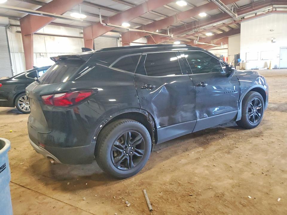Photo 3 from auction – 2020 CHEVROLET BLAZER with VIN 3GNKBDRS7LS685195
