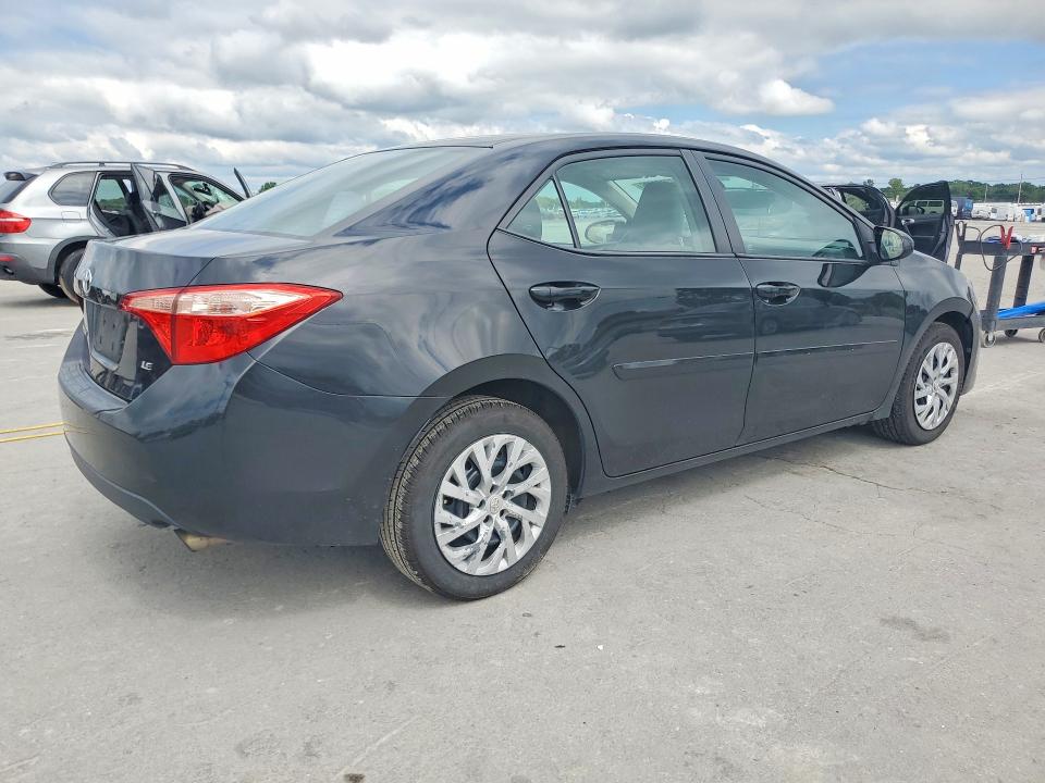 Photo 3 from auction – 2017 TOYOTA COROLLA with VIN 2T1BURHEXHC956895