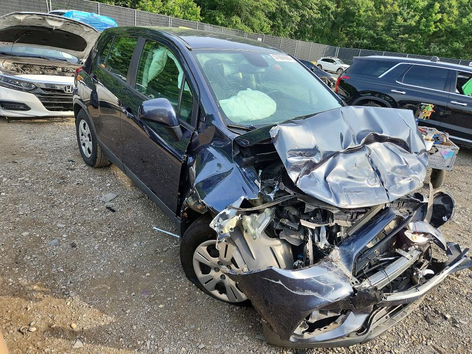 Photo 4 from auction – 2018 CHEVROLET TRAX with VIN 3GNCJKSB2JL204198