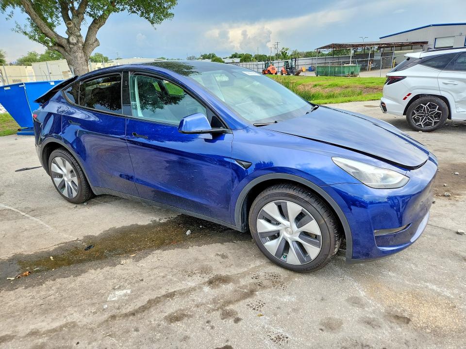 Photo 4 from auction – 2024 TESLA MODEL Y with VIN 7SAYGDEE4RA224347