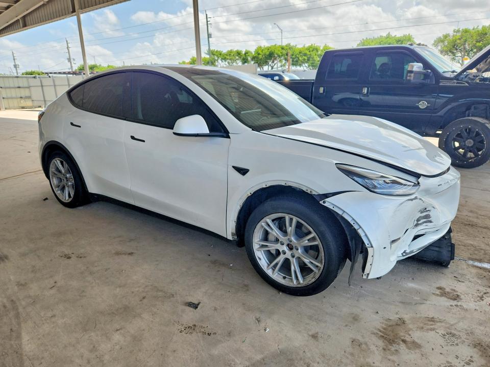 Photo 4 from auction – 2023 TESLA MODEL Y with VIN 7SAYGDEE6PA138521
