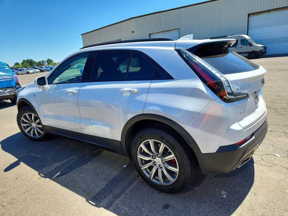 Photo 2 from auction – 2021 CADILLAC XT4 with VIN 1GYFZFR44MF001058