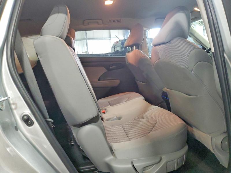 Photo 11 from auction – 2022 TOYOTA HIGHLANDER with VIN 5TDBZRBH6NS213741