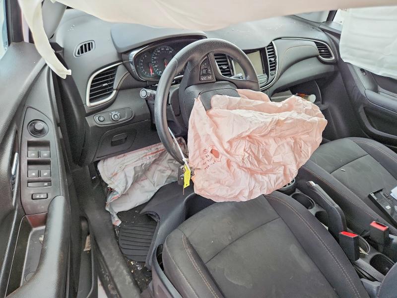 Photo 8 from auction – 2018 CHEVROLET TRAX with VIN 3GNCJLSB8JL292387