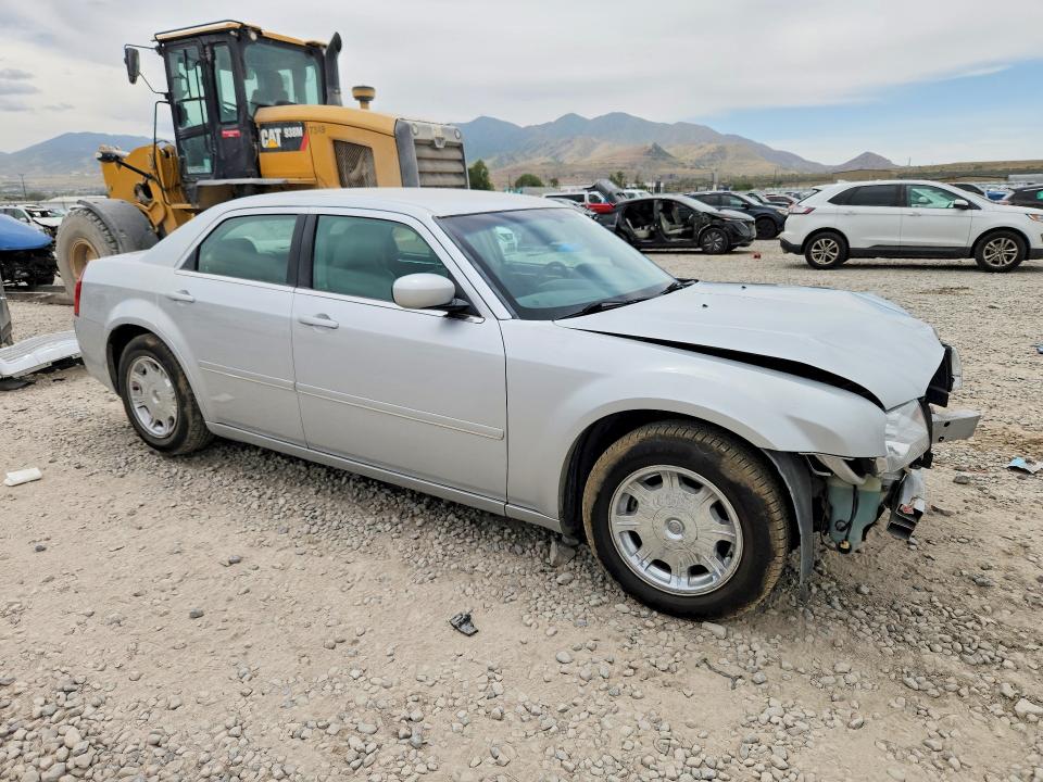 Photo 4 from auction – 2005 CHRYSLER 300 with VIN 2C3JA53G55H691704
