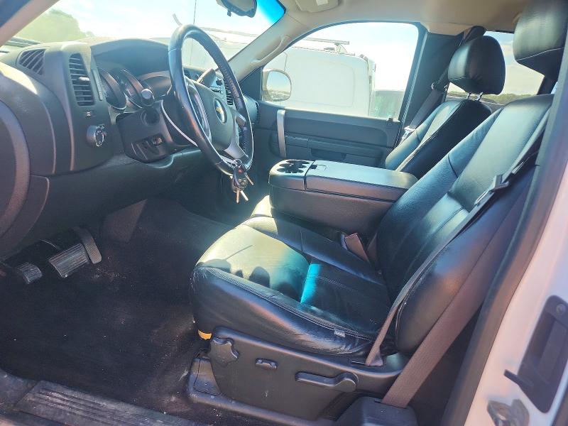 Photo 7 from auction – 2011 CHEVROLET SILVERADO 1500 with VIN 1GCRKSE31BZ124017