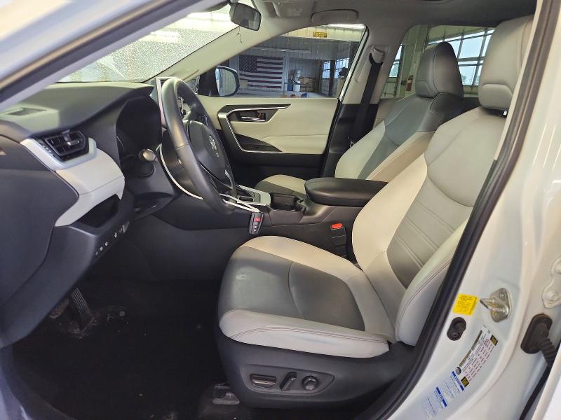 Photo 7 from auction – 2019 TOYOTA RAV4 with VIN 2T3A1RFV9KW079272