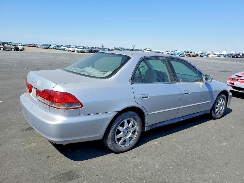 Photo 3 from auction – 2002 HONDA ACCORD with VIN 1HGCG66822A016207