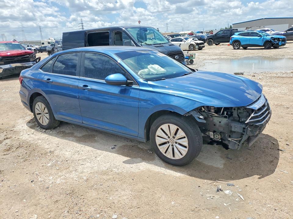 Photo 4 from auction – 2020 VOLKSWAGEN JETTA with VIN 3VWCB7BU9LM025283
