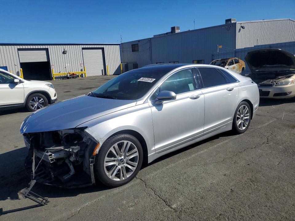 LINCOLN MKZ 2014 with VIN 3LN6L2LU0ER824496 - Photo from auction