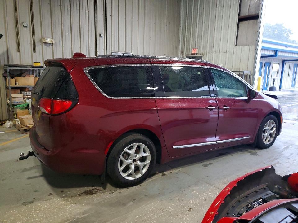Photo 3 from auction – 2017 CHRYSLER PACIFICA with VIN 2C4RC1EG2HR635328