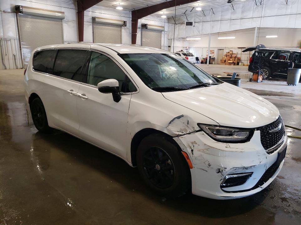 Photo 4 from auction – 2023 CHRYSLER PACIFICA with VIN 2C4RC1BG9PR579620
