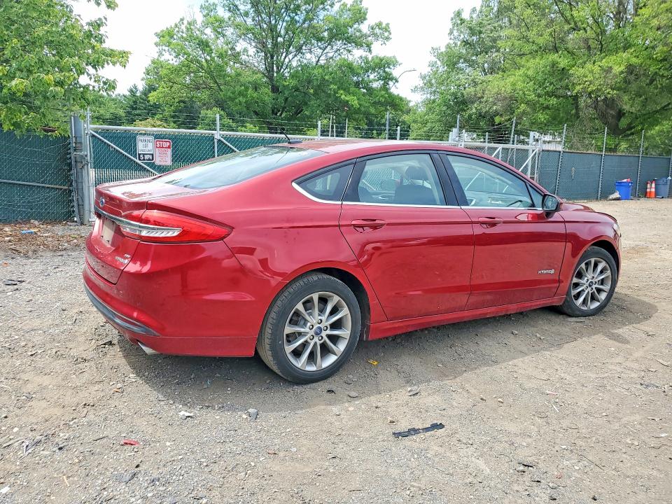 Photo 3 from auction – 2017 FORD FUSION with VIN 3FA6P0LU7HR304044