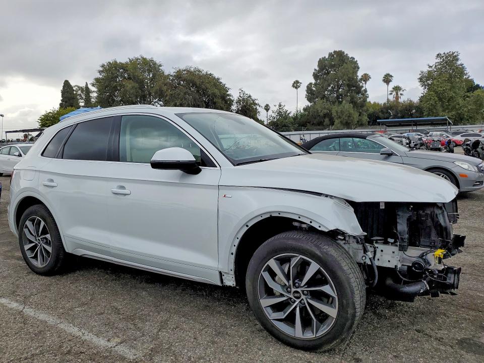 Photo 4 from auction – 2023 AUDI Q5 with VIN WA1EAAFY2P2153378