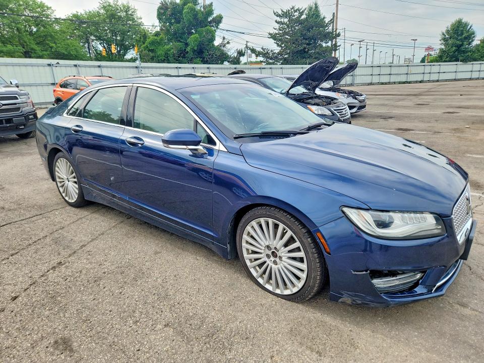 Photo 4 from auction – 2017 LINCOLN MKZ with VIN 3LN6L5F93HR602113