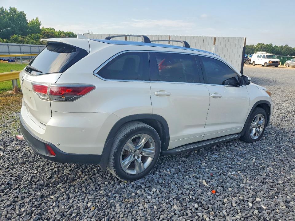 Photo 3 from auction – 2015 TOYOTA HIGHLANDER with VIN 5TDYKRFH9FS066955