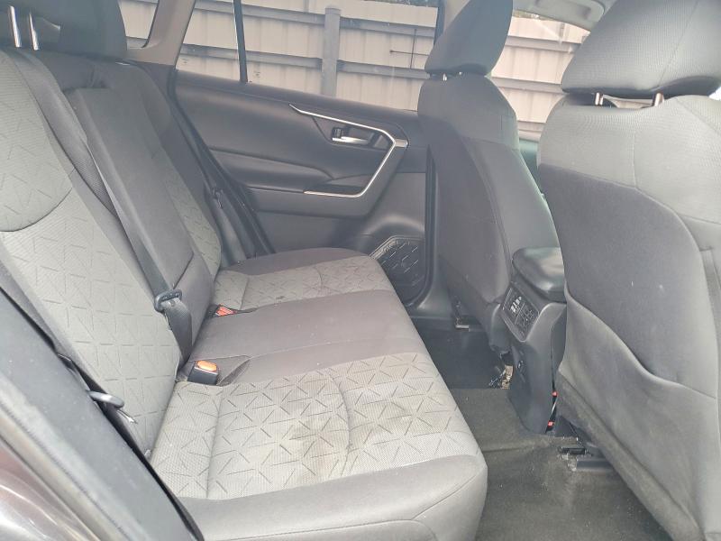 Photo 11 from auction – 2020 TOYOTA RAV4 with VIN 2T3P1RFV9LC078698