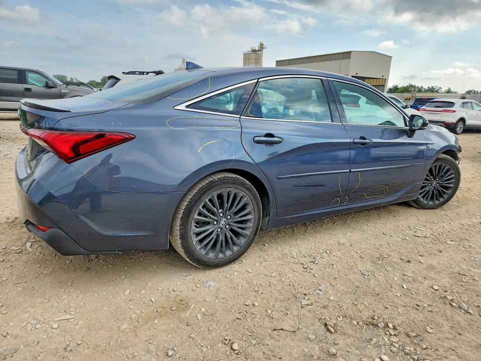 Photo 3 from auction – 2019 TOYOTA AVALON HYBRID with VIN 4T1B21FB6KU004434