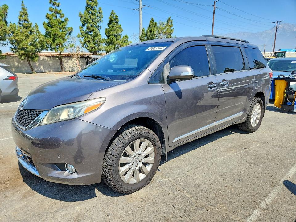2015 TOYOTA SIENNA - Търг №57925586