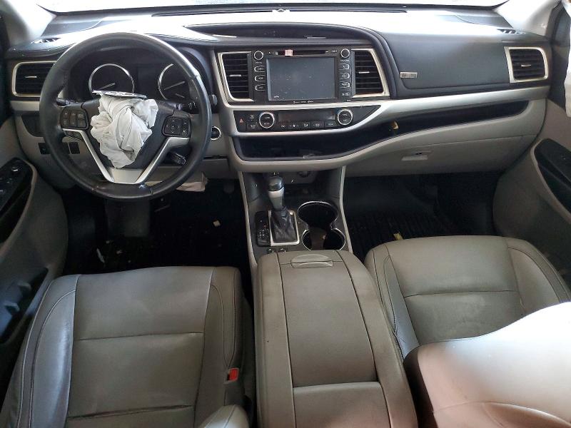 Photo 8 from auction – 2016 TOYOTA HIGHLANDER with VIN 5TDKKRFH1GS505119