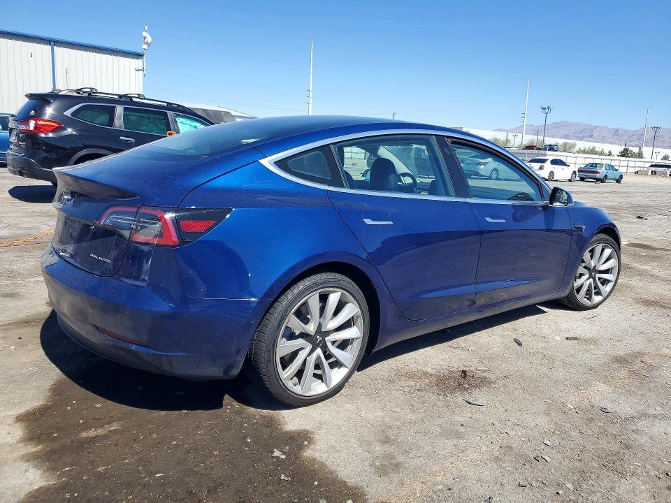 Photo 3 from auction – 2018 TESLA MODEL 3 with VIN 5YJ3E1EB9JF063907