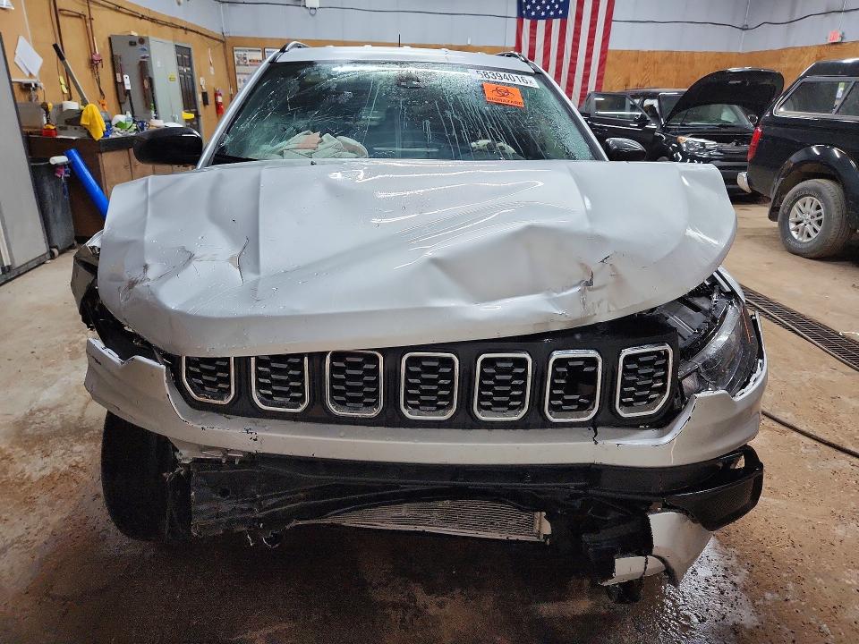 Photo 5 from auction – 2024 JEEP COMPASS with VIN 3C4NJDBN3RT118661