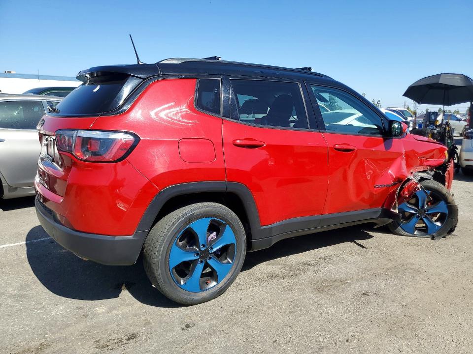 Photo 3 from auction – 2020 JEEP COMPASS with VIN 3C4NJDBB5LT120344