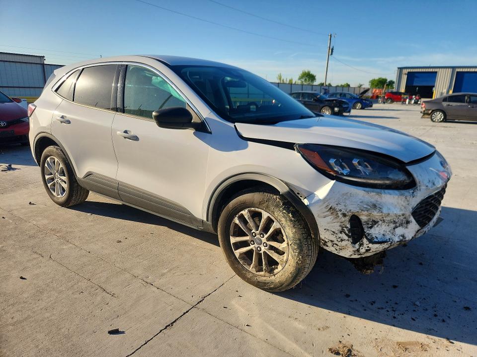 Photo 4 from auction – 2022 FORD ESCAPE with VIN 1FMCU9G67NUB09034