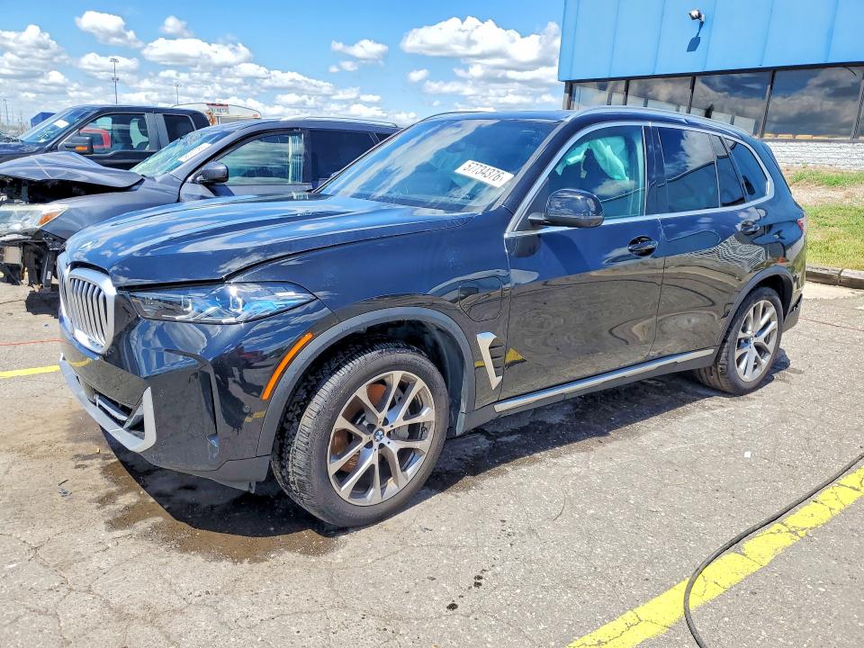 BMW X5 2026 with VIN 5UX43EU09T9186801 - Photo from auction