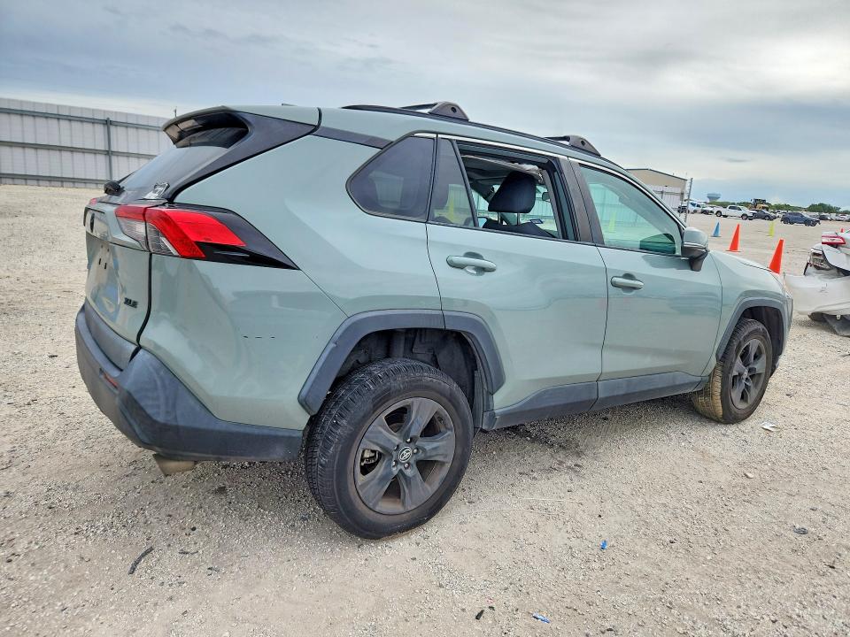 Photo 3 from auction – 2020 TOYOTA RAV4 with VIN 2T3W1RFV4LC041523