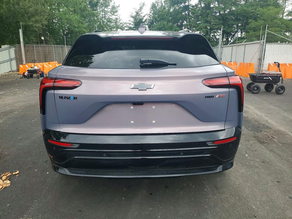 Photo 6 from auction – 2024 CHEVROLET BLAZER with VIN 3GNKDCRJ1RS253223