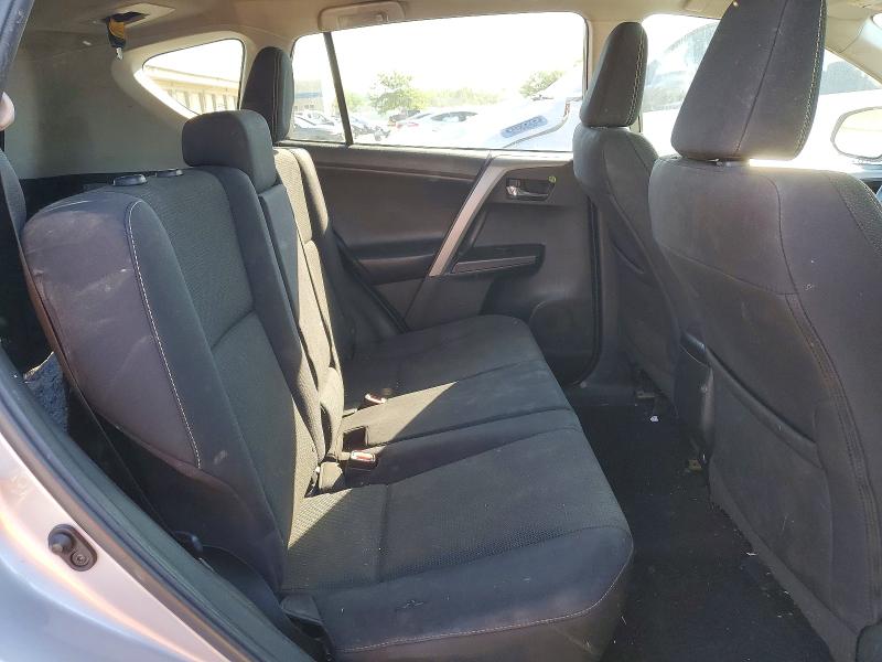 Photo 11 from auction – 2018 TOYOTA RAV4 with VIN 2T3WFREV6JW459967