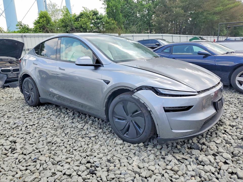 Photo 4 from auction – 2026 TESLA MODEL Y with VIN 7SAYGDEEXTA382585