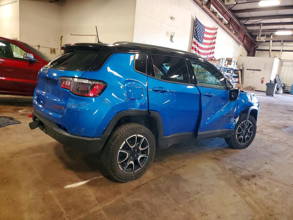 Photo 3 from auction – 2024 JEEP COMPASS with VIN 3C4NJDDN2RT105929